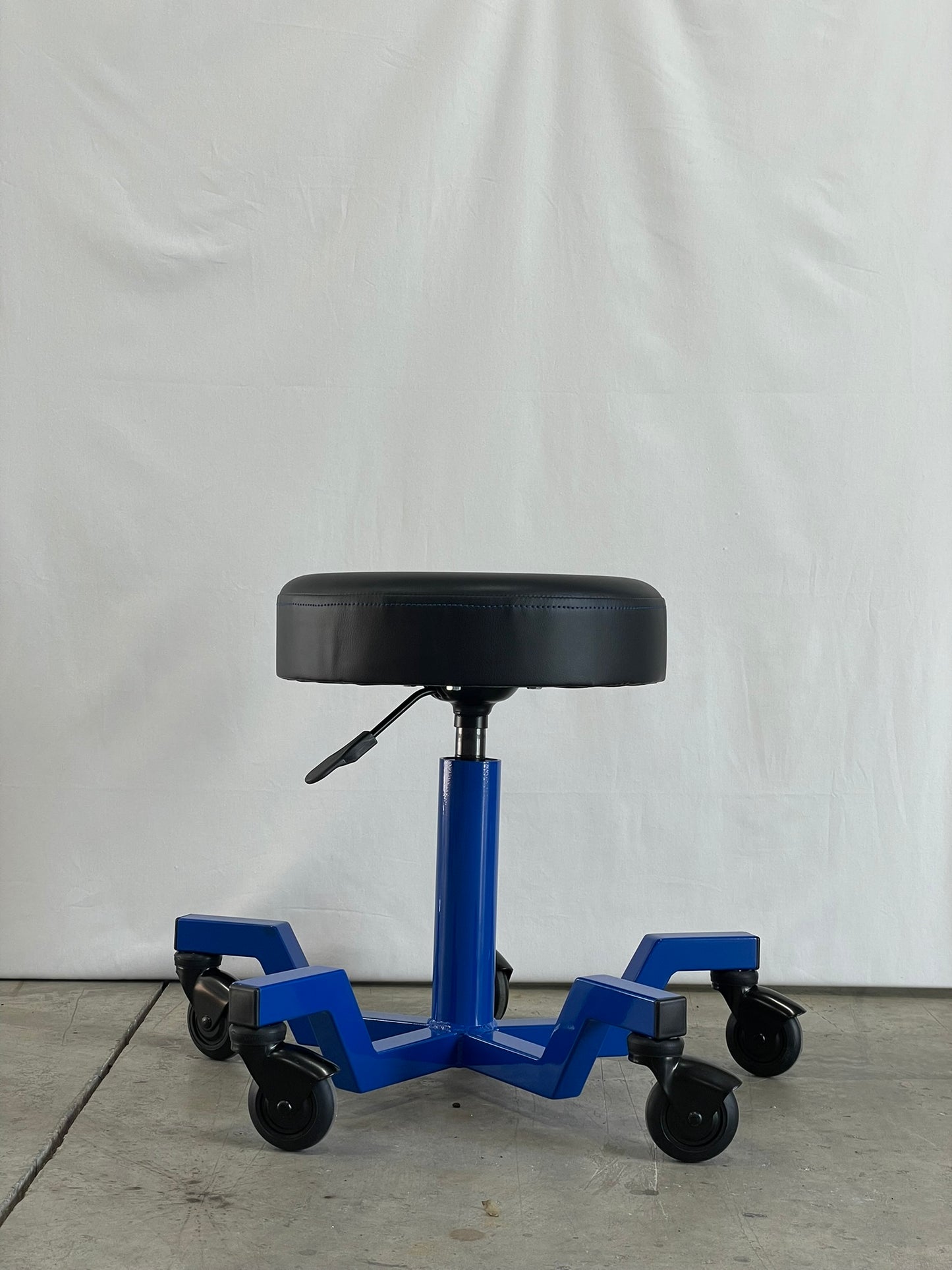 Blue stool no backrest